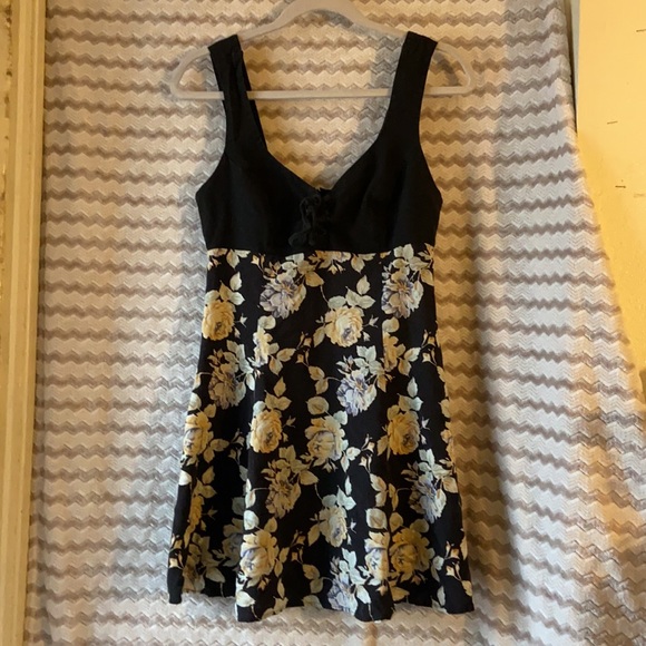 Vintage Black Floral Dress - Picture 6 of 7